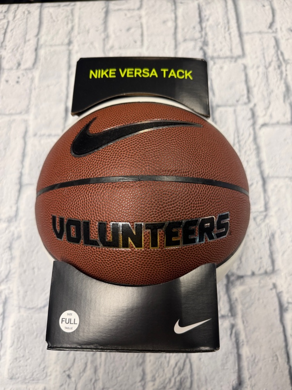 Nike White & Orange Tennessee Volunteers Basketball - Picture 2 of 3